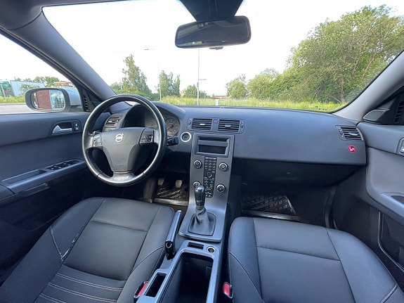 Volvo S40 13 of 16