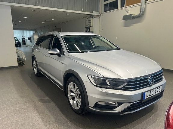Volkswagen Passat Alltrack 4 of 5