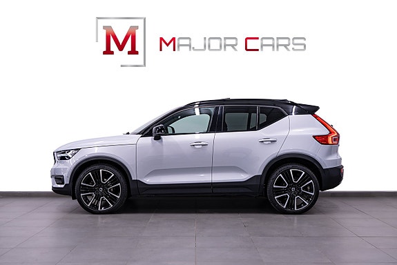 Volvo XC40 3 of 5