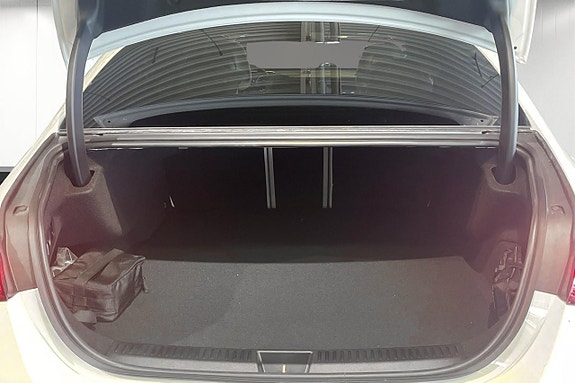 Mercedes-Benz E300 de 16 of 25