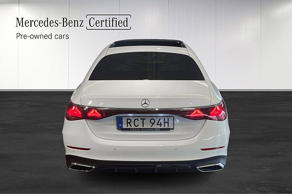 Mercedes-Benz E300 de 12 of 25