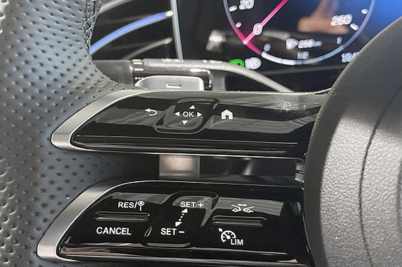 Mercedes-Benz E300 de 20 of 25