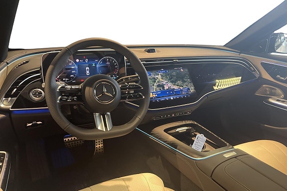 Mercedes-Benz E300 de 11 of 25