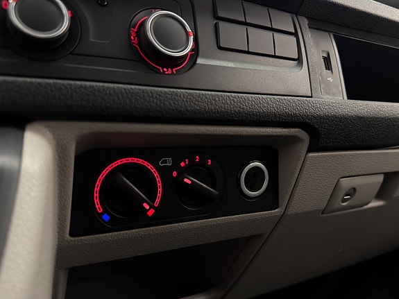 Volkswagen Transporter 26 of 30