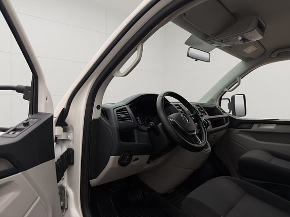 Volkswagen Transporter 16 of 30
