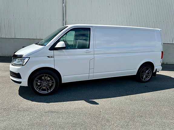 Volkswagen Transporter 10 of 15