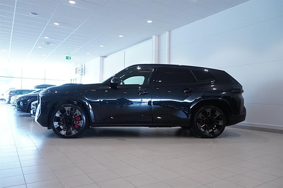 BMW XM 3 of 5