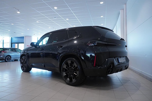 BMW XM 4 of 5
