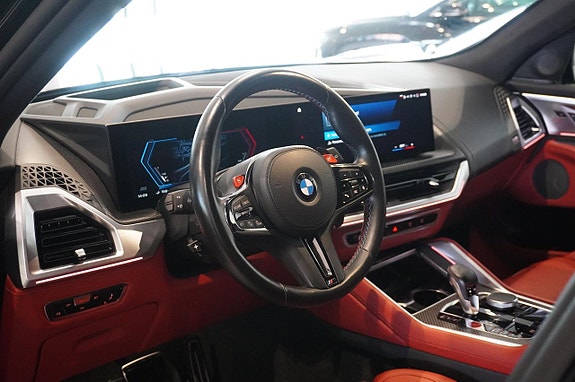 BMW XM 2 of 5