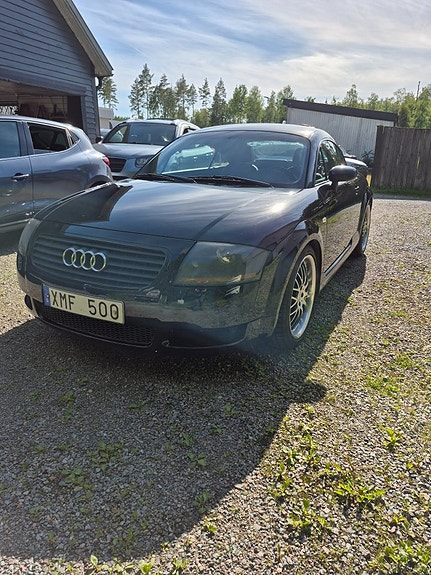 Audi TT 4 of 5