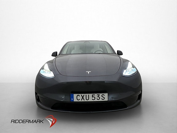 Tesla Model Y 3 of 5