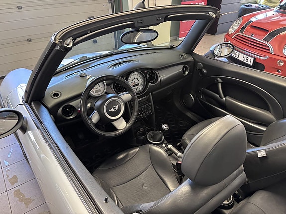 MINI Cooper 16 of 17