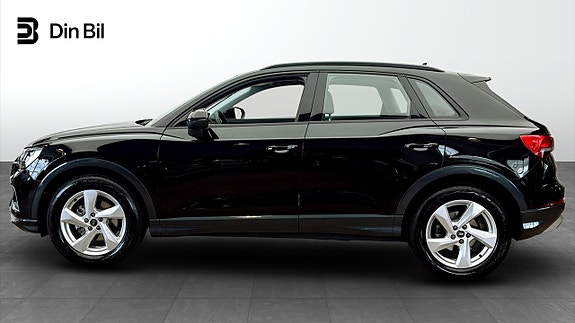 Audi Q3 2 of 5