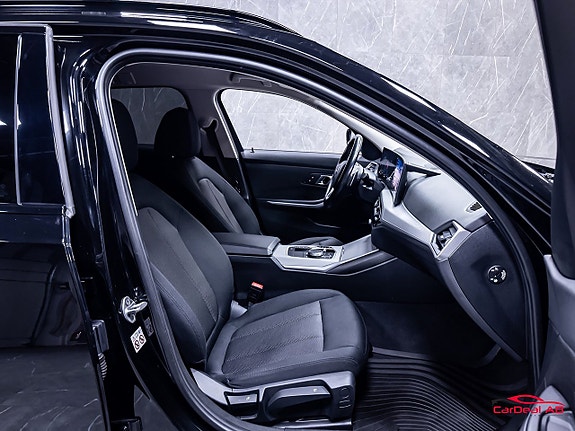 BMW 330e 15 of 29