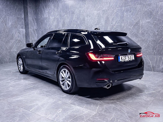 BMW 330e 5 of 5
