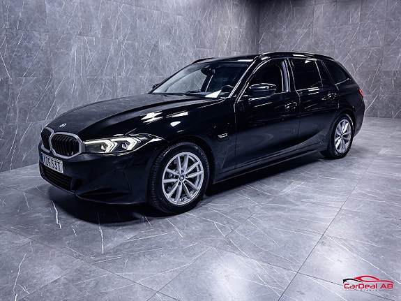 BMW 330e 3 of 5