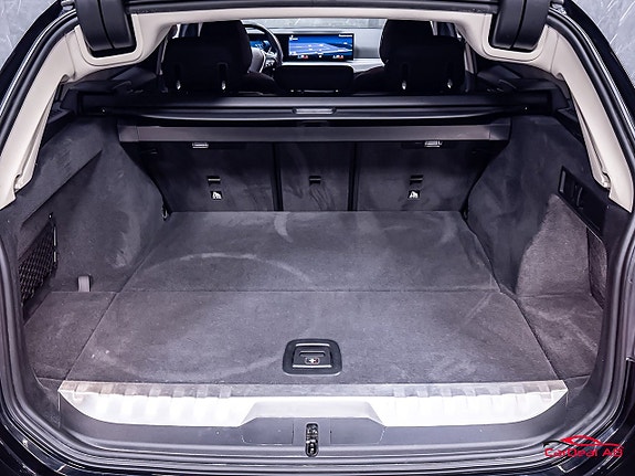 BMW 330e 17 of 29