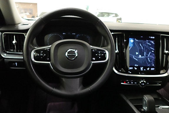 Volvo V60 Cross Country 7 of 22