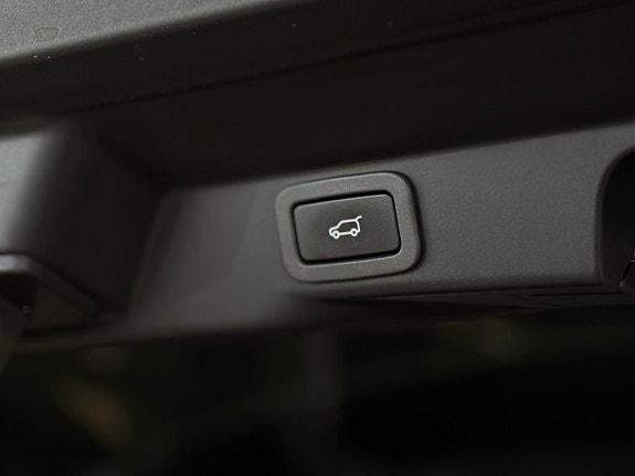 Land Rover Range Rover Sport 10 of 24