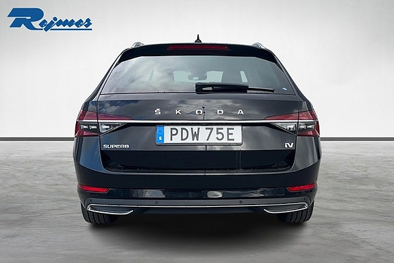 Skoda Superb 4 of 5