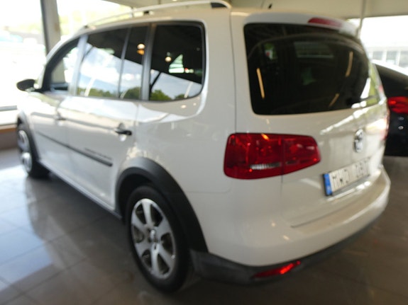 Volkswagen CrossTouran 2 of 5