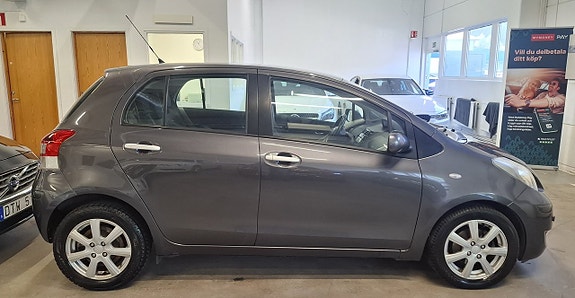 Toyota Yaris 6 of 20