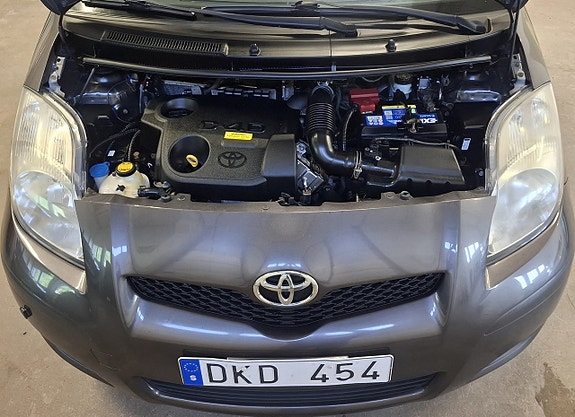Toyota Yaris 16 of 20