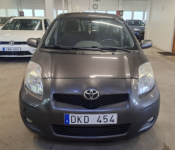 Toyota Yaris 8 of 20