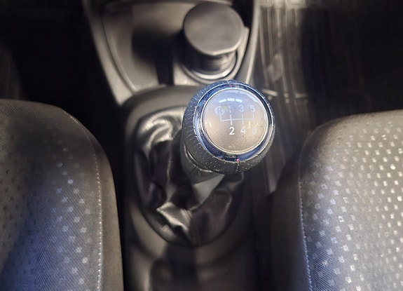 Toyota Yaris 19 of 20