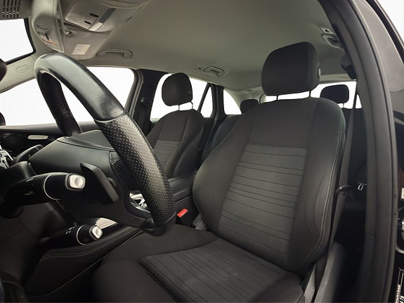 Mercedes-Benz GLC220 d 28 of 30
