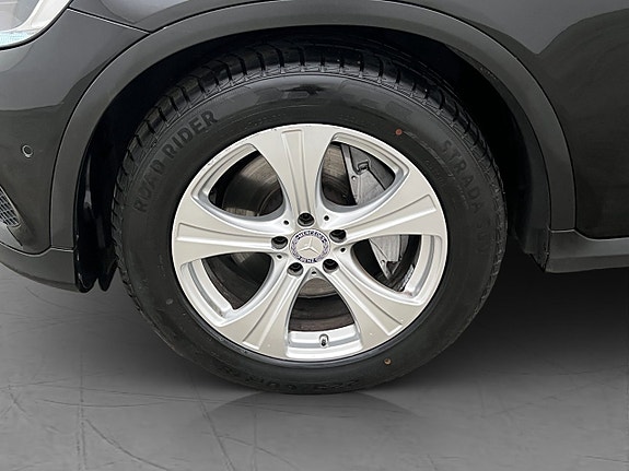 Mercedes-Benz GLC220 d 27 of 30