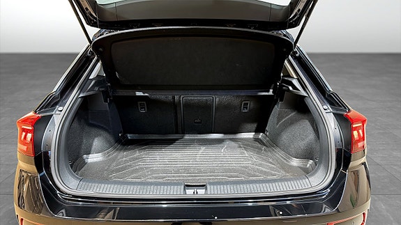 Volkswagen T-Roc 12 of 19