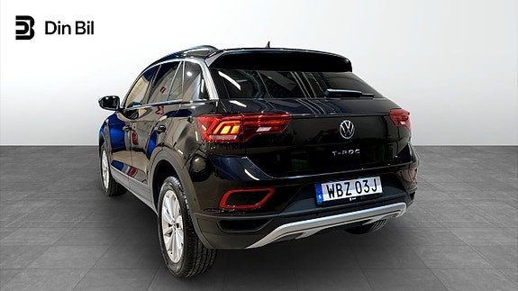 Volkswagen T-Roc 3 of 5