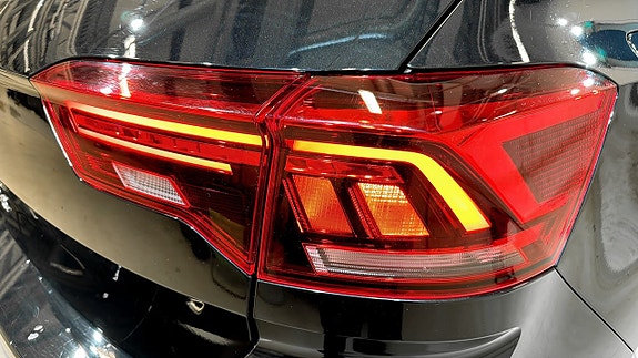 Volkswagen T-Roc 13 of 19