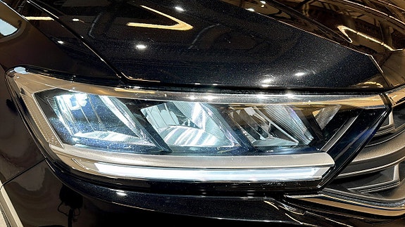 Volkswagen T-Roc 14 of 19