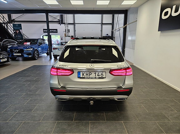 Mercedes-Benz E300 de 8 of 30