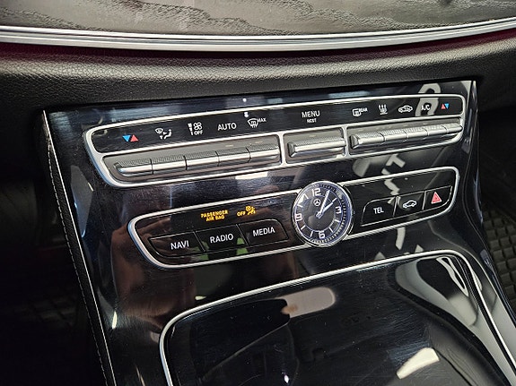 Mercedes-Benz E300 de 26 of 30
