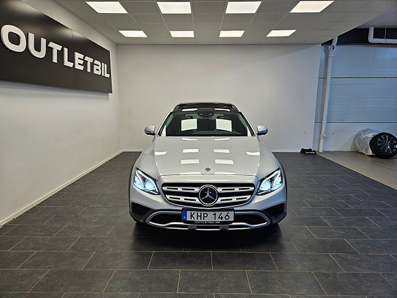 Mercedes-Benz E300 de 5 of 30