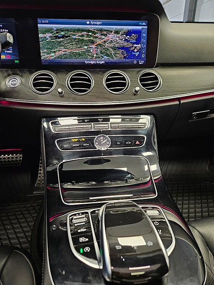 Mercedes-Benz E300 de 25 of 30