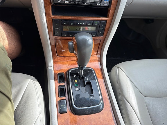 Kia Opirus 18 of 22