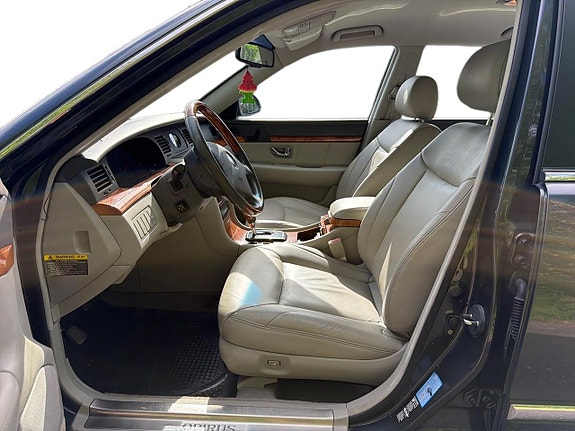 Kia Opirus 15 of 22