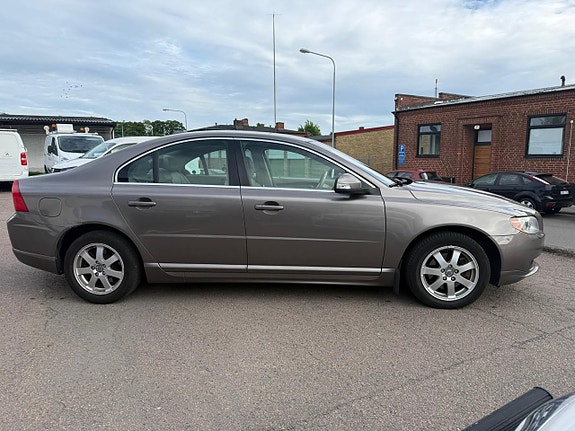 Volvo S80 4 of 12