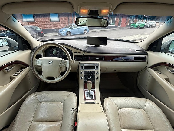 Volvo S80 9 of 12
