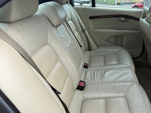 Volvo S80 12 of 12
