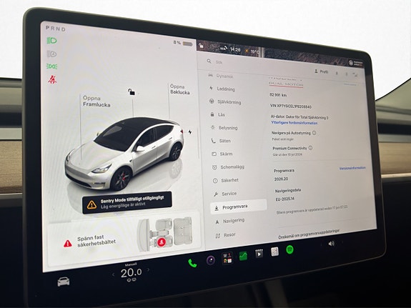 Tesla Model Y 27 of 30