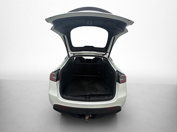 Tesla Model Y 30 of 30