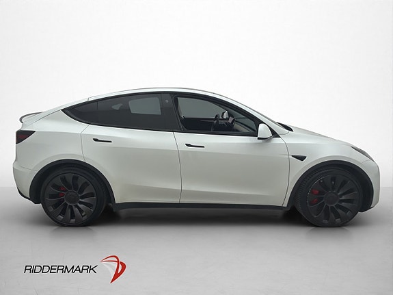 Tesla Model Y 10 of 30