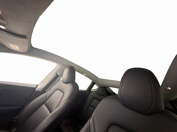Tesla Model Y 19 of 30