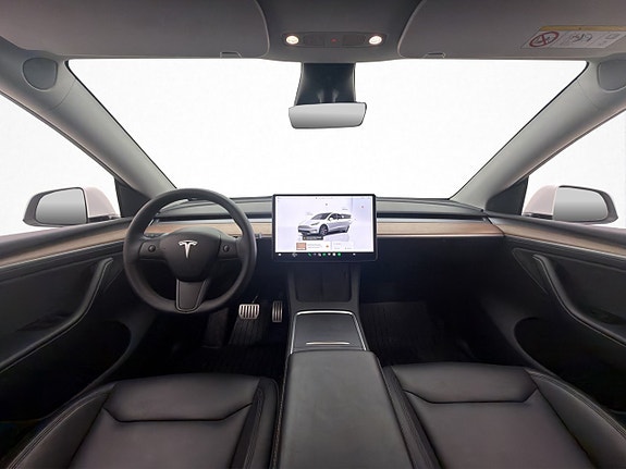 Tesla Model Y 14 of 30