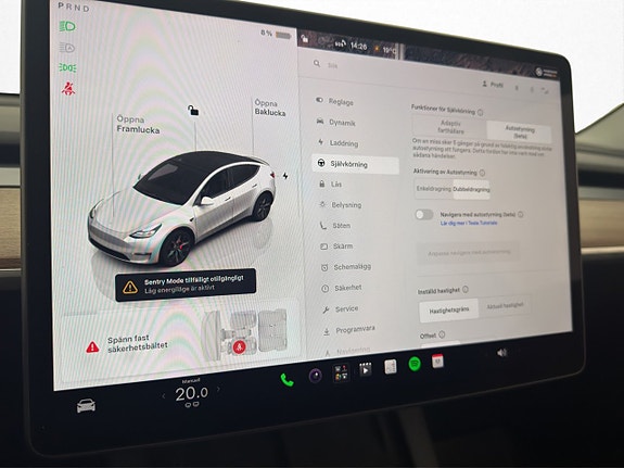 Tesla Model Y 26 of 30